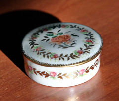Миниатюрная старинная круглая шкатулка для колец Лимож, Франция