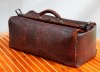 Антикварный чемоданчик доктора из кожи крокодила - Антикварный чемоданчик доктора из кожи крокодила