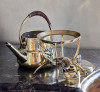 Антикварный яхтенный чайник с горелкой в традиционном латунном исполнении - Антикварный яхтенный чайник с горелкой в традиционном латунном исполнении