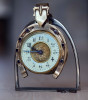 Антикварные кабинетные настольные часы из Англии в форме подковы на удачу - Необычный ценный сувенир подарок со смыслом: шикарные механические кабинетные настольные часы в форме подковы "на удачу". Покупайте в магазине Дари Антик с доставкой по России