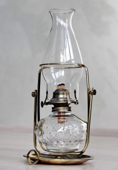 Старинная керосиновая морская каютная лампа 60 - 70х годов 20 века из Англии