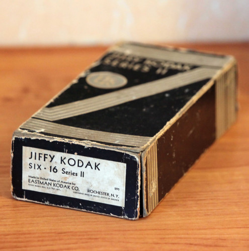Старинный фотоаппарат JIFFY KODAK в оригинальной коробке